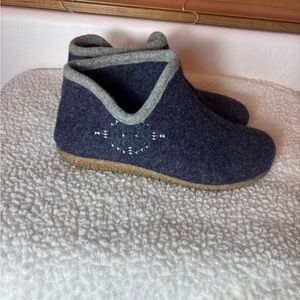 Taos Footwear Navy and Gray Wool Slippers